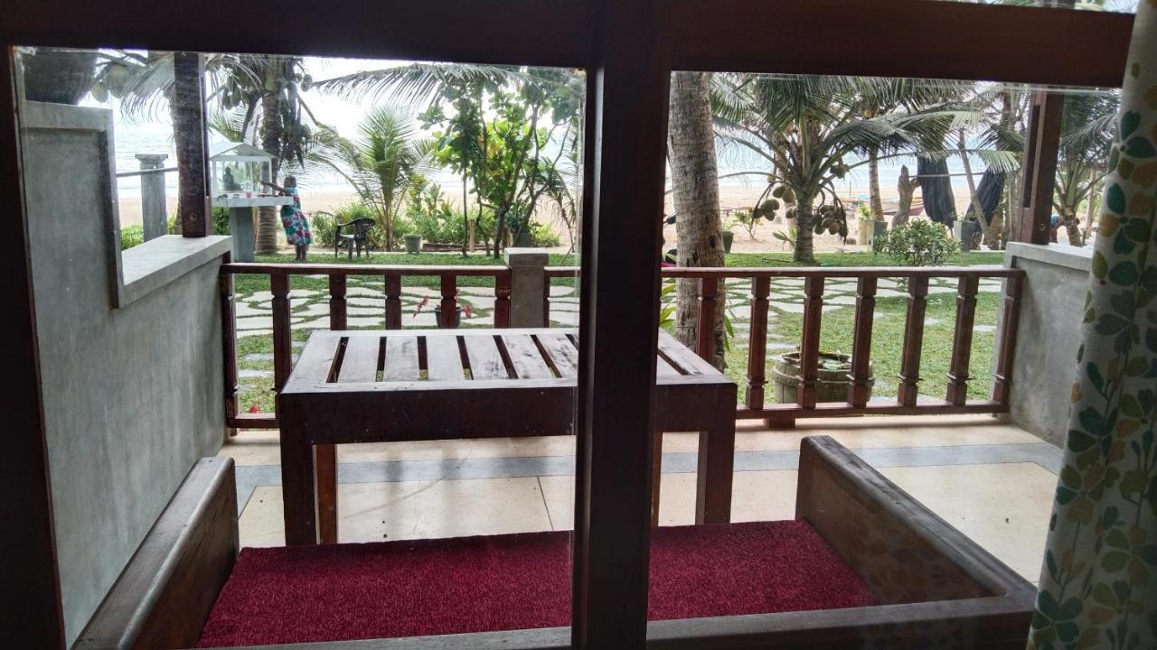 Relax Beach Resort Уелигама Екстериор снимка