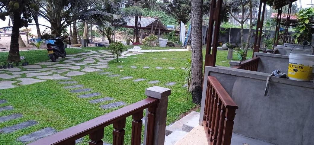 Relax Beach Resort Уелигама Стая снимка