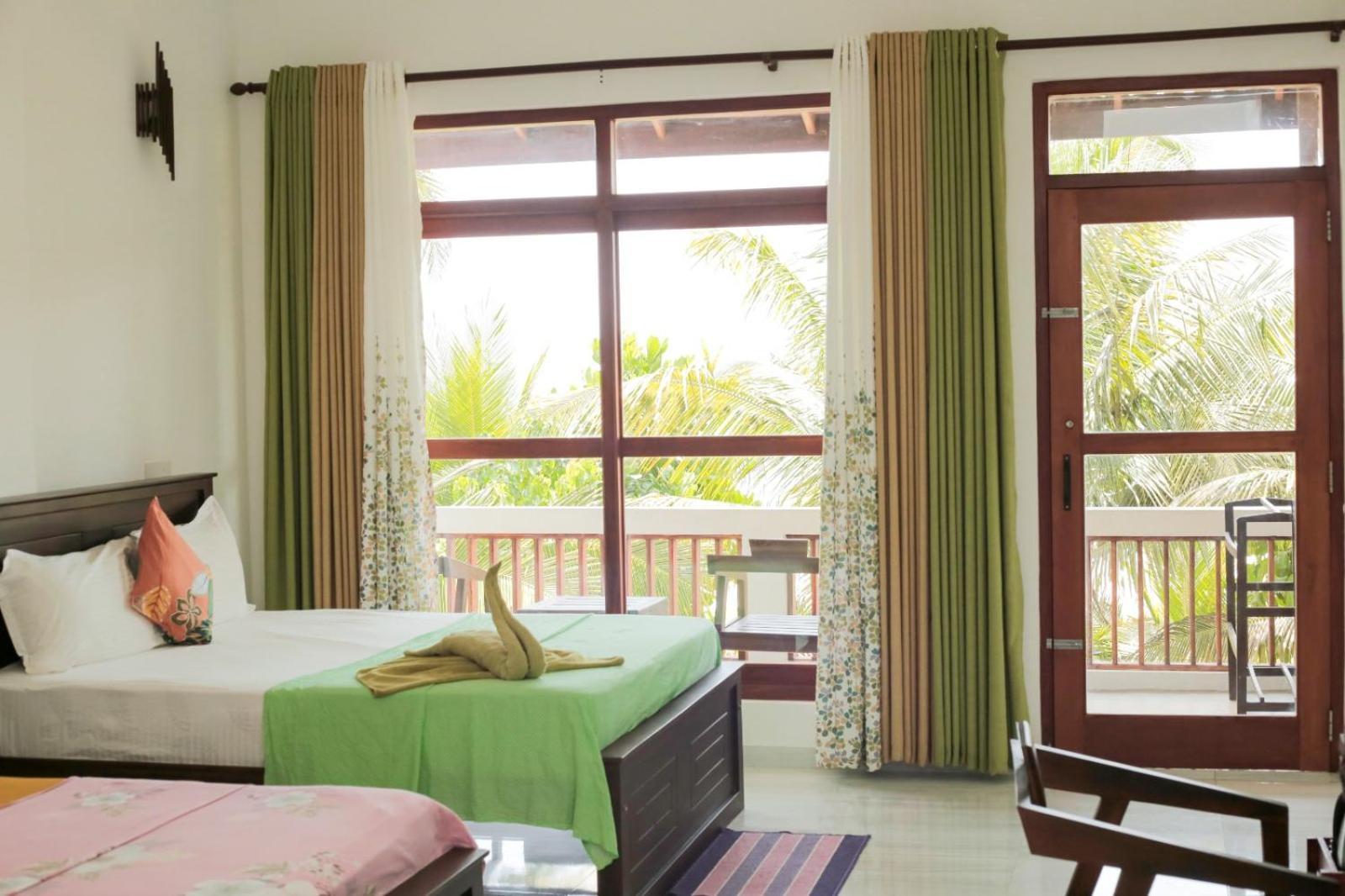 Relax Beach Resort Уелигама Екстериор снимка