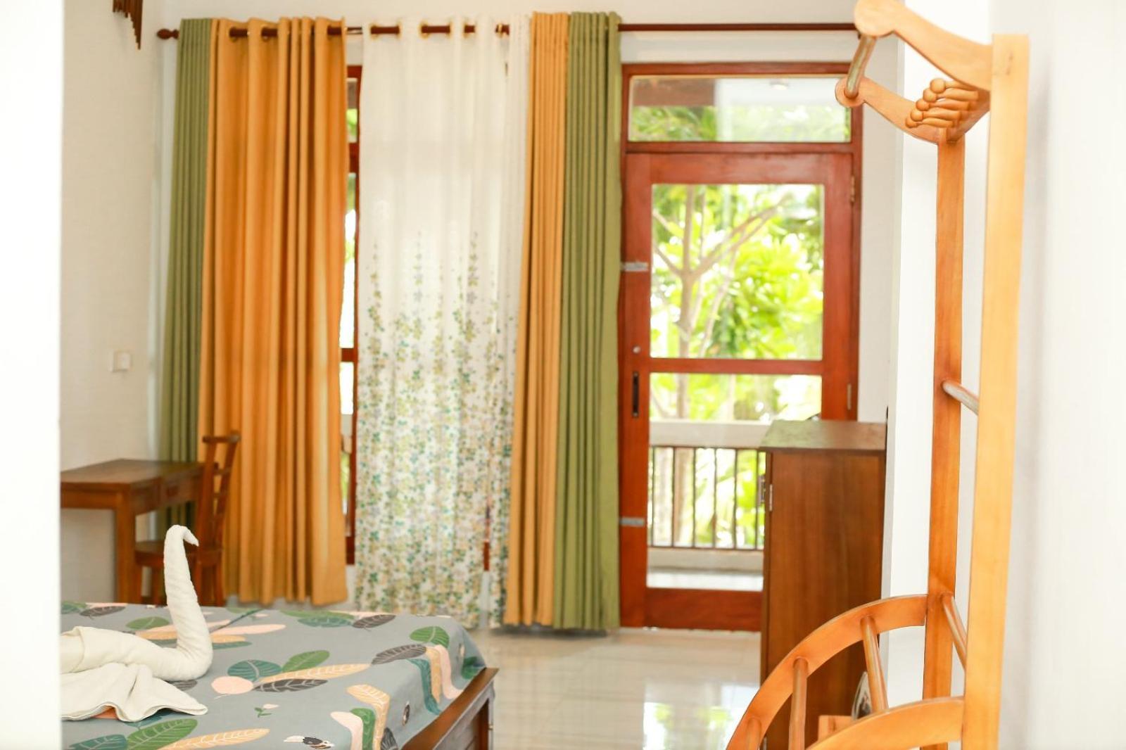 Relax Beach Resort Уелигама Екстериор снимка