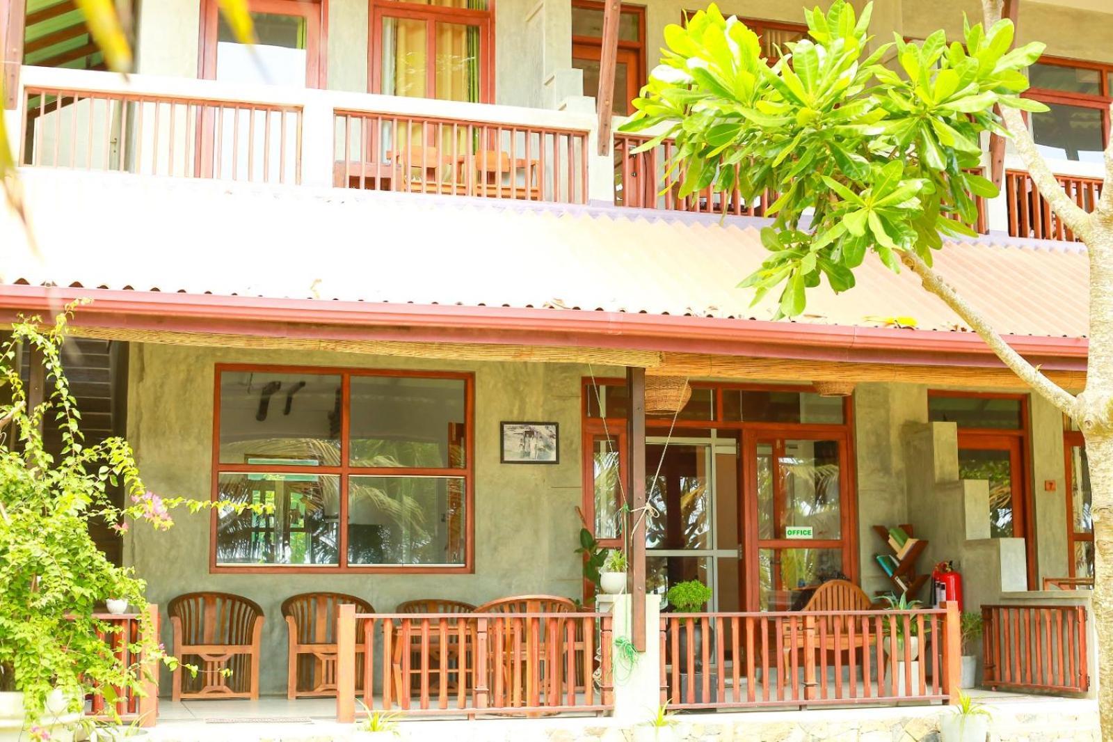 Relax Beach Resort Уелигама Екстериор снимка