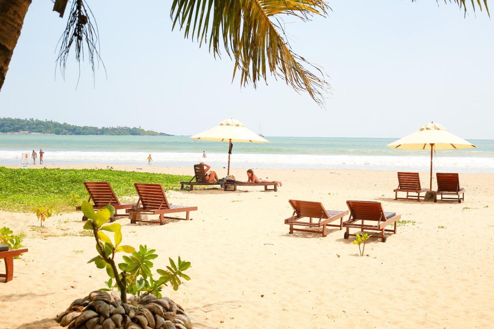 Relax Beach Resort Уелигама Екстериор снимка