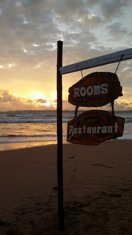 Relax Beach Resort Уелигама Екстериор снимка